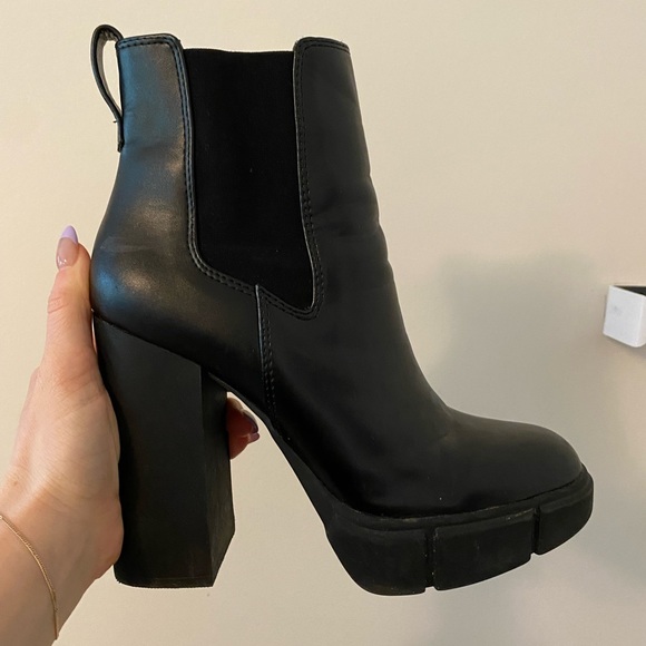 Steve Madden black heeled booties - Picture 7 of 7